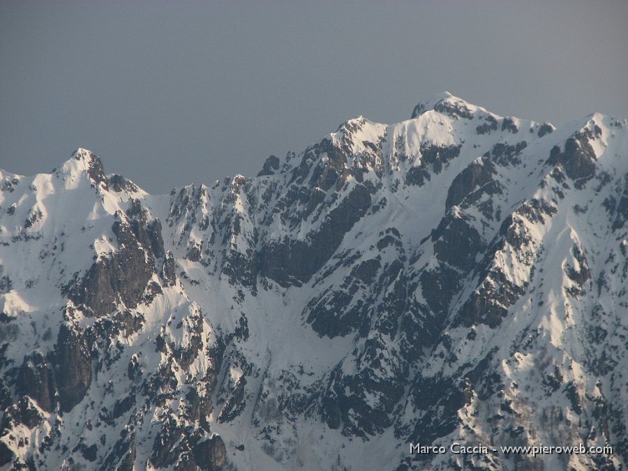 08_Venturosa e la cresta percorsa stamattina.JPG